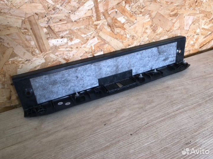 Накладка двери багажника задняя Mercedes-Benz