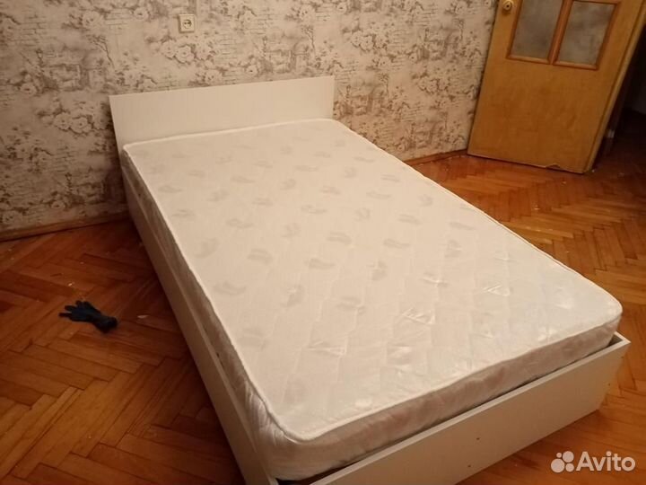 Кровать полутороспальная