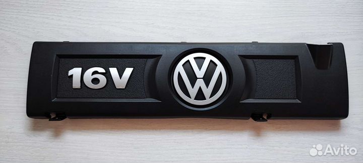 Крышка Накладка мотора Volkswagen Polo