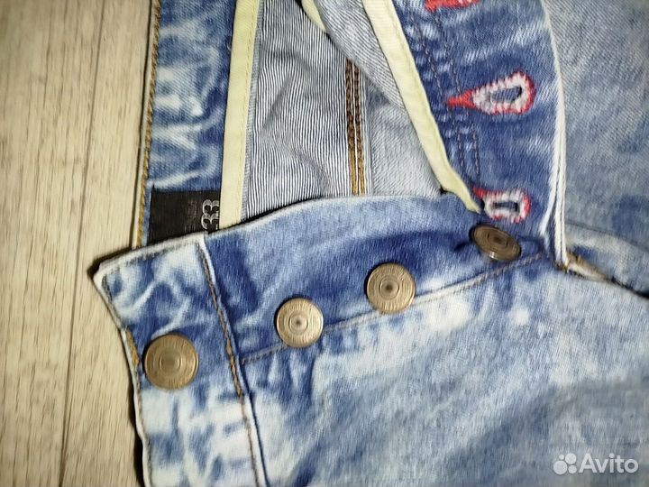 Джинсы Slim fit