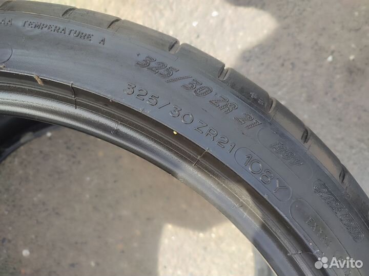 Michelin Pilot Super Sport 325/30 R21