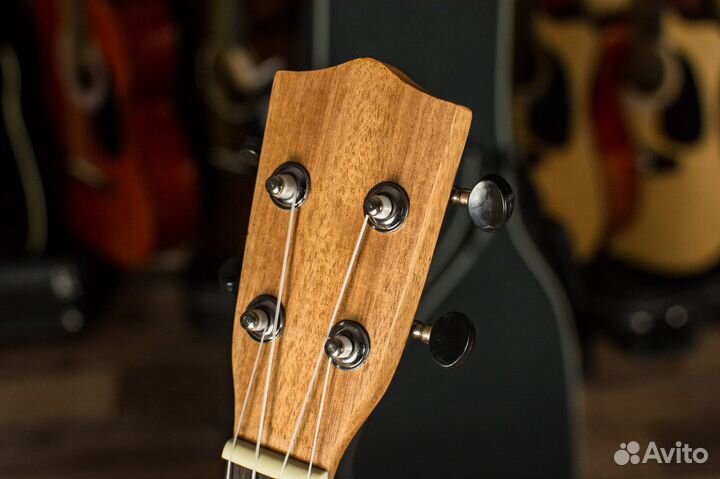 Укулеле с подключением Fabio + Аксессуары
