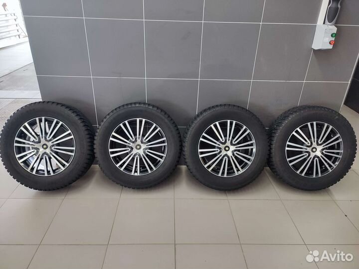 Продам зиму 215/65 р16 на литье Фольсваген Тигуан