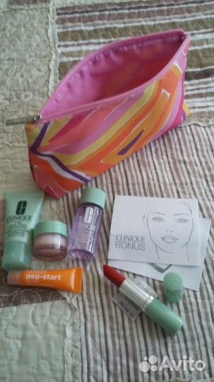 Косметичка с набором от люкс марки