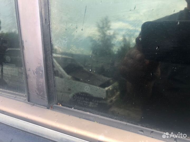 Стекло дверное заднее правое Mercedes Benz S Class