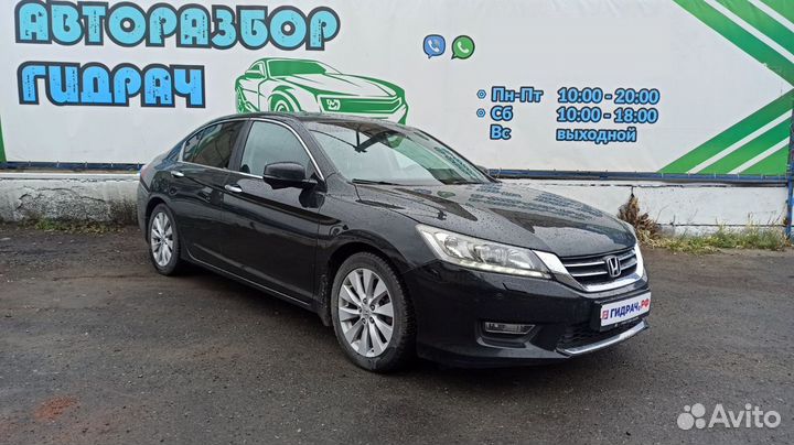 Кронштейн задней балки левый Honda Accord 50376T2A