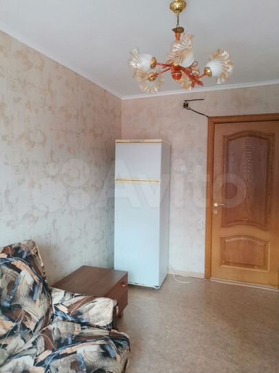 Комната 12 м² в 6-к., 3/5 эт.