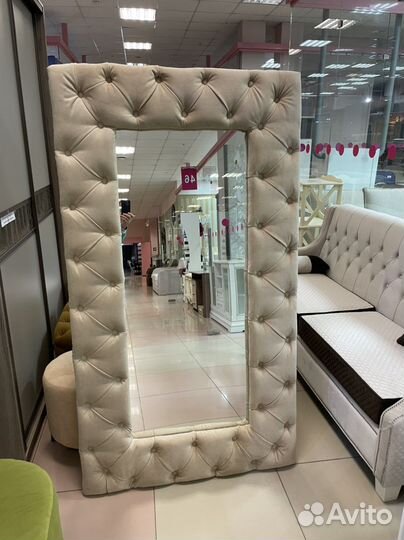 Зеркало в каретной стяжке