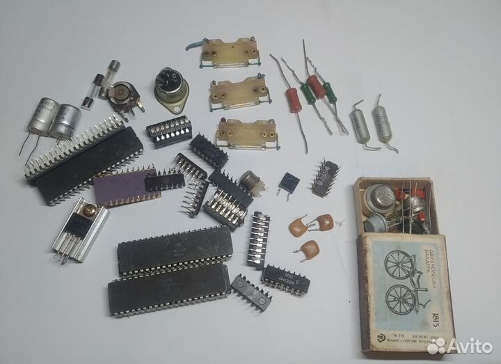 Индикаторные лампы. ин- 12 а и радиодетали