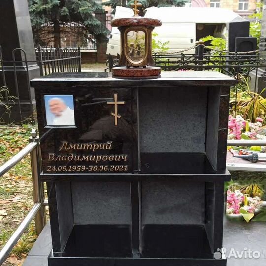 Индивидуальный колумбарий из гранита и мрамора