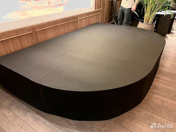 Аренда подиума и сцены в Москве с доставкой