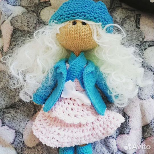 Вязаная кукла