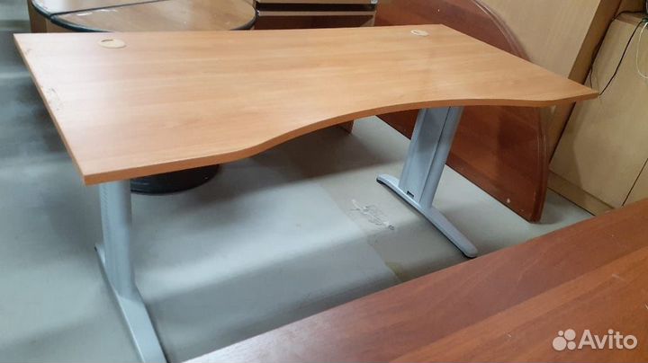 Столы на металлокаркасе 160см Б.У