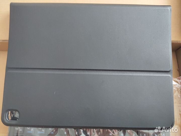 Чехол клавиатура для iPad 10.2 дюймов Ru