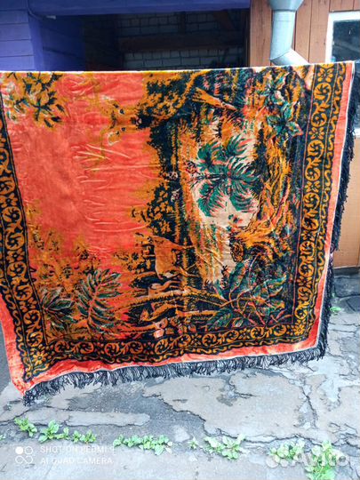 Шторы новые с ламбрекеном.цвет персик. Подушки