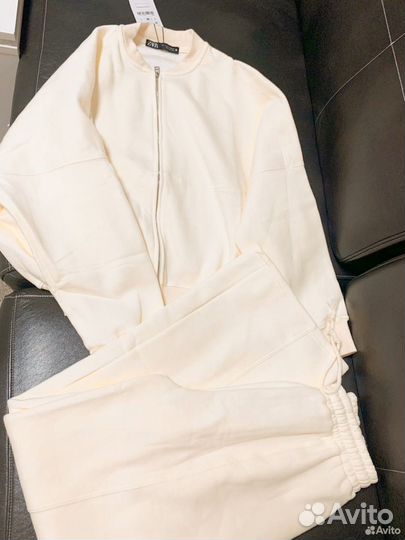 Костюм спортивный новый Zara