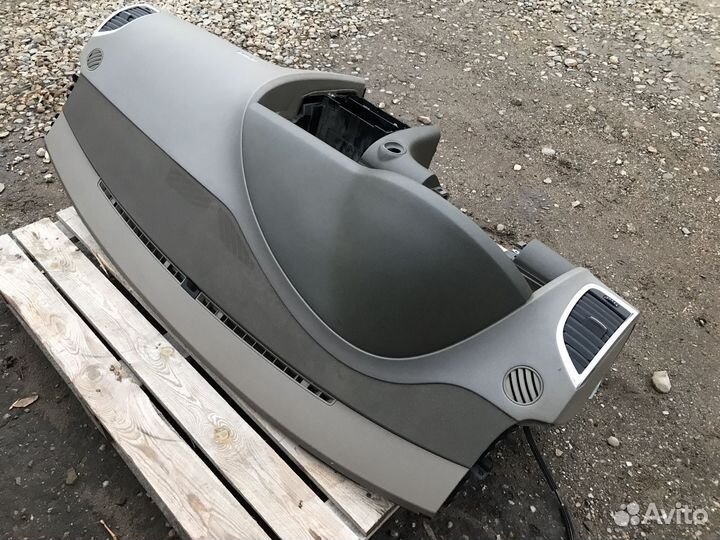 Торпедо панель приборная Audi Q7 2006