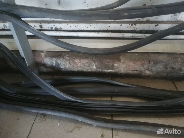 Уплотнитель дверей Mercedes ML164 / W164