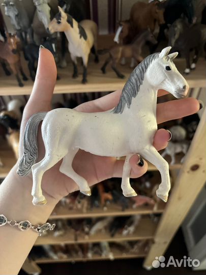 Продаю фигурки лошадей schleich collecta