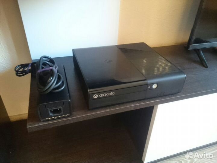 Xbox 360 E - 500GB freeboot