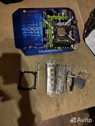 Материнская плата с процессором и памятью. Новая