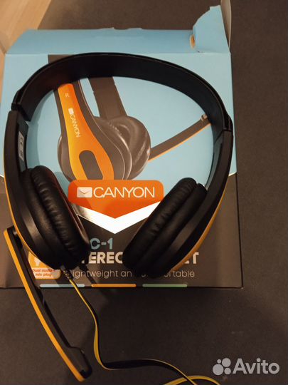 Наушники с микрофоном