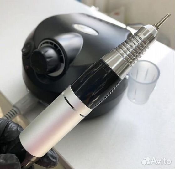 Чёрный аппарат для маникюра и педикюра 45 Вт