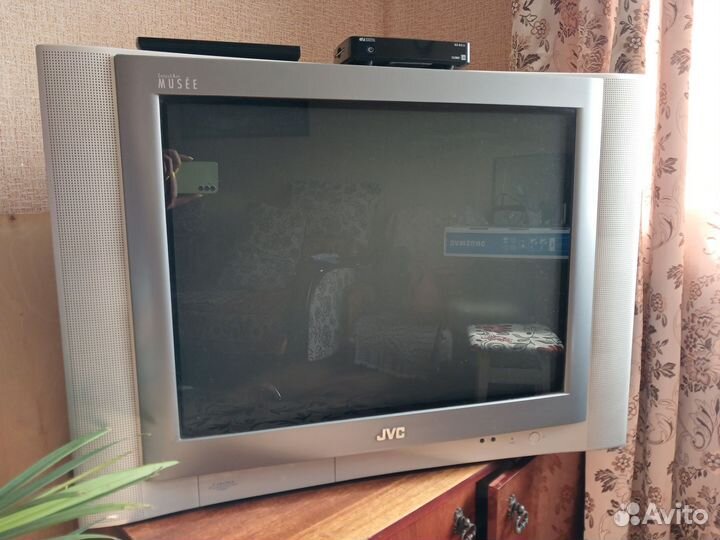 Телевизор JVC