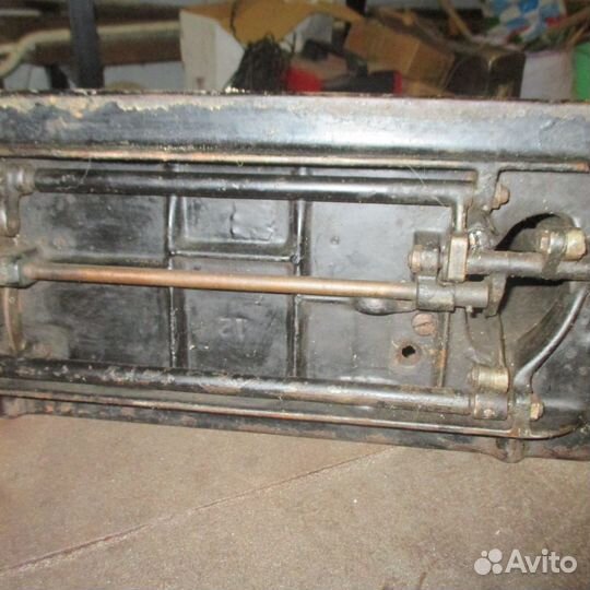 Старинные швейные машинки прялка