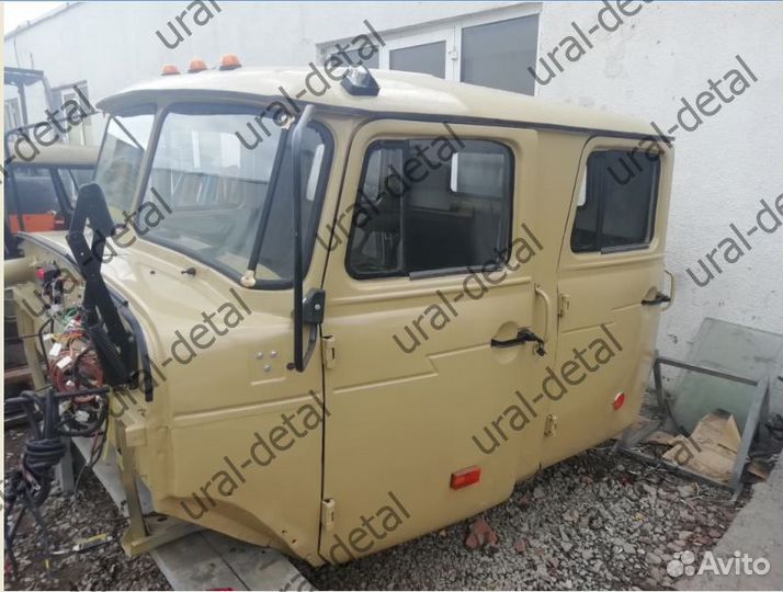 Кабина Урал 4х дверная