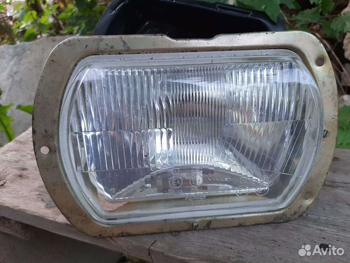 Продам фару на Москвич 2140, б/у