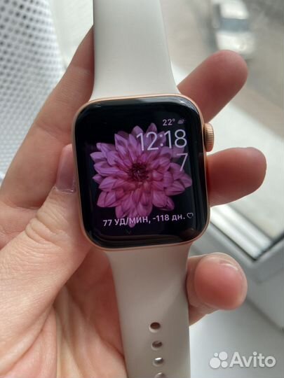 Часы Apple watch SE 40 mm gold