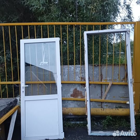 Дверь пластиковая