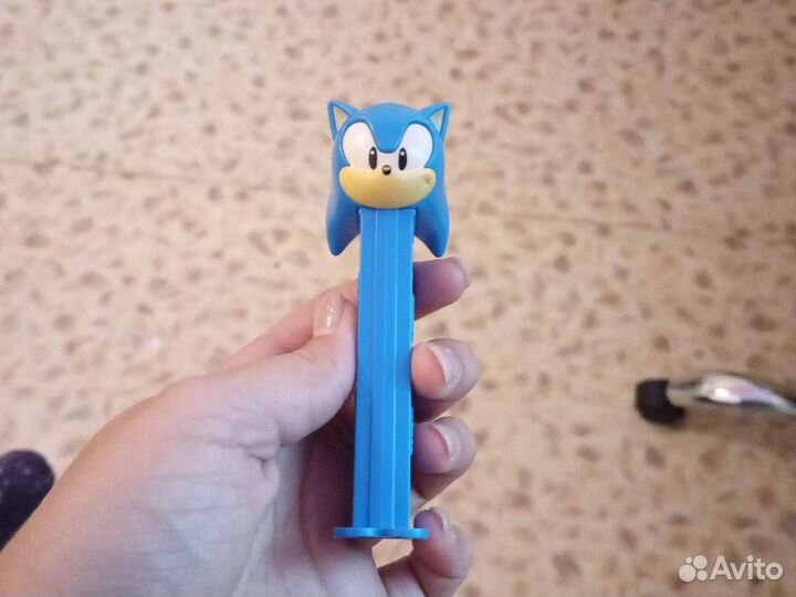 Выдаватель конфет PEZ