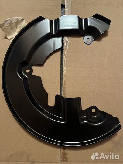 Щит тормозного диска передний левый Focus 3