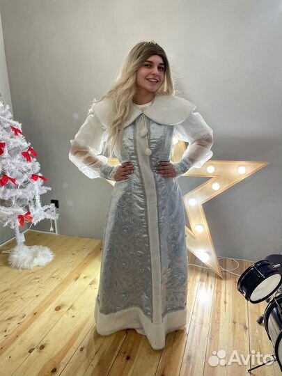 Костюм Деда Мороза красный, голубая снегурочка