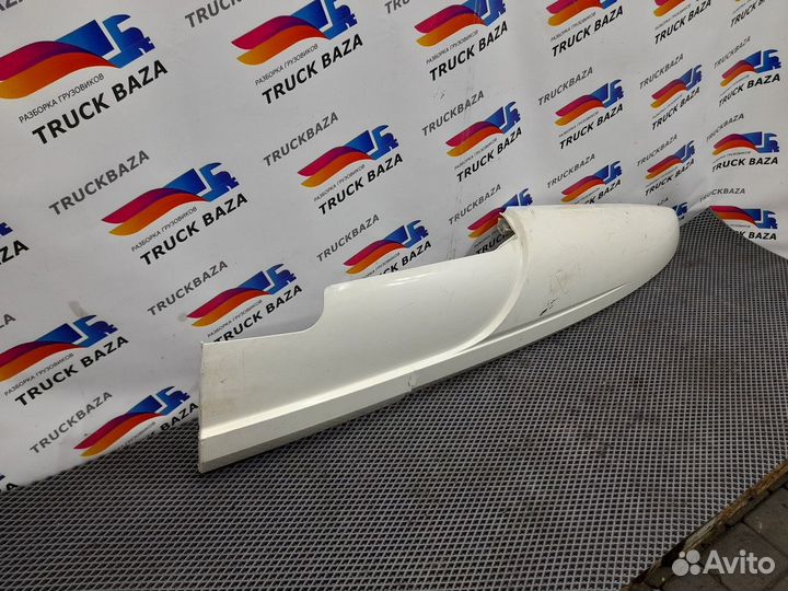 Спойлер кабины верхний правый Daf XF105