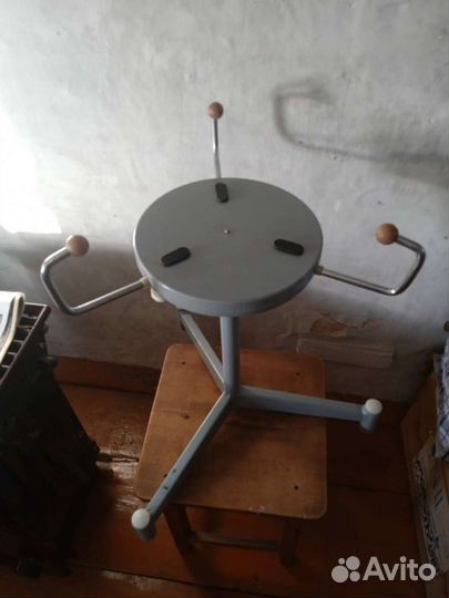 Стойка подставка под таз, ведро. Авто, в больниц