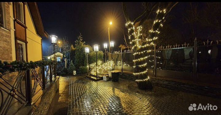 Новогоднее украшение деревьев, домов