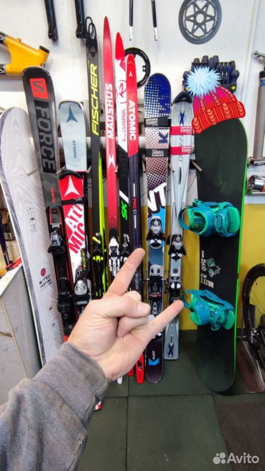 Профессиональная мастерская для лыж и сноубордов в «Crazy Sport»