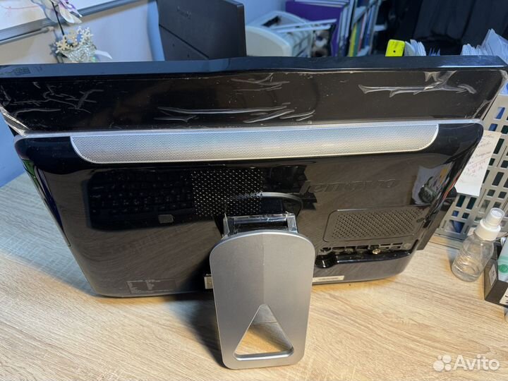Моноблок Lenovo IdeaCentre B300