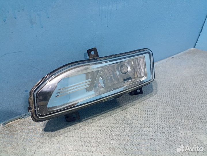 Правая противотуманная фара Nissan Qashqai 2 (J11)