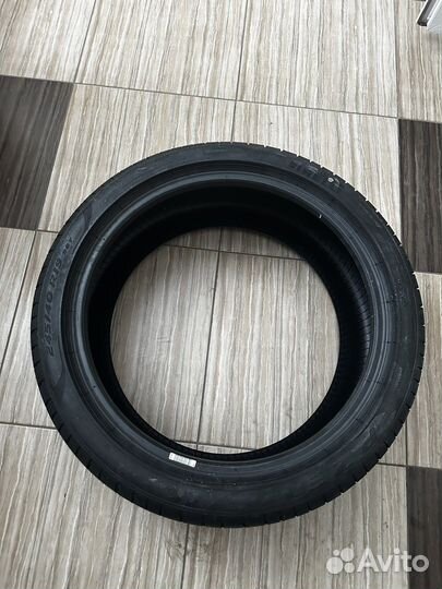 Pirelli P Zero 245/40 R19 98