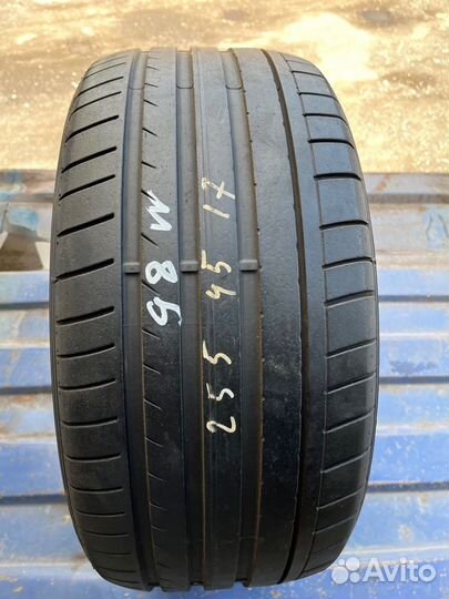 Dunlop SP Sport Maxx GT 255/45 R17