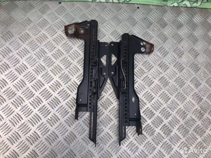 Салазки сиденья передние правые Mercedes-Benz S124