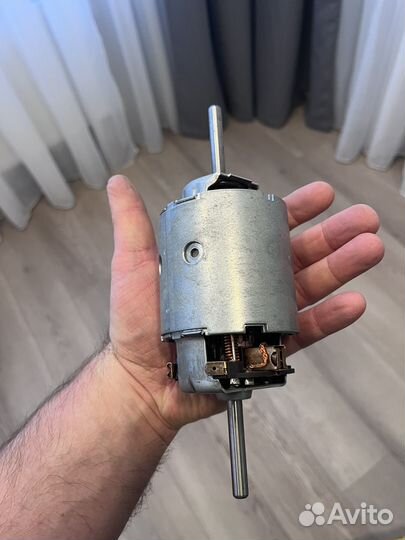 Моторчик печки Bosch,BMW E32,E34.Новый
