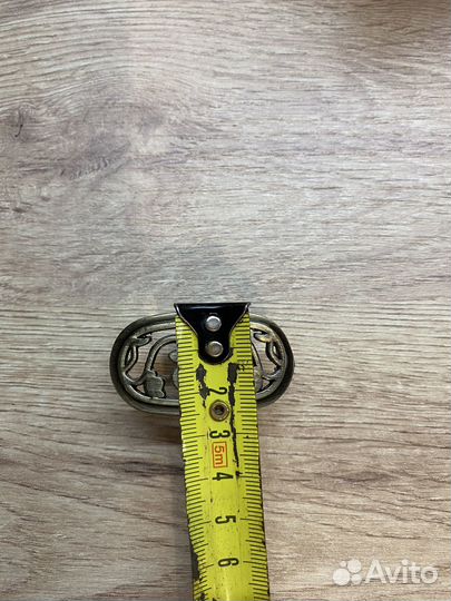 Мебельная ручка-кнопка