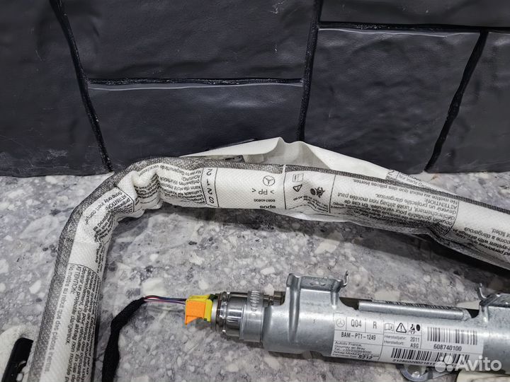 Подушка безопасности боковая правая W212