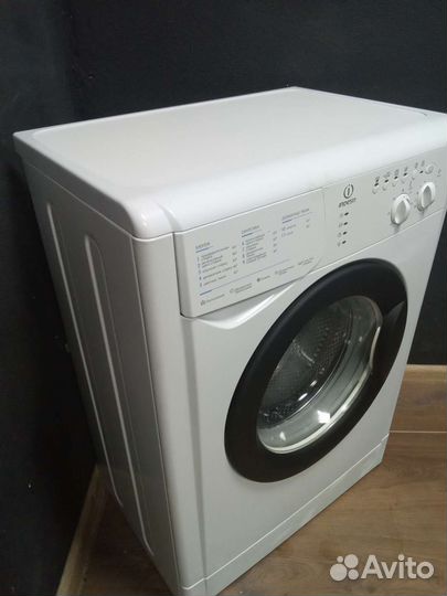 Стиральная машина в хорошем состоянии