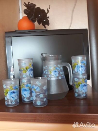 Кувшин и 6 стаканов